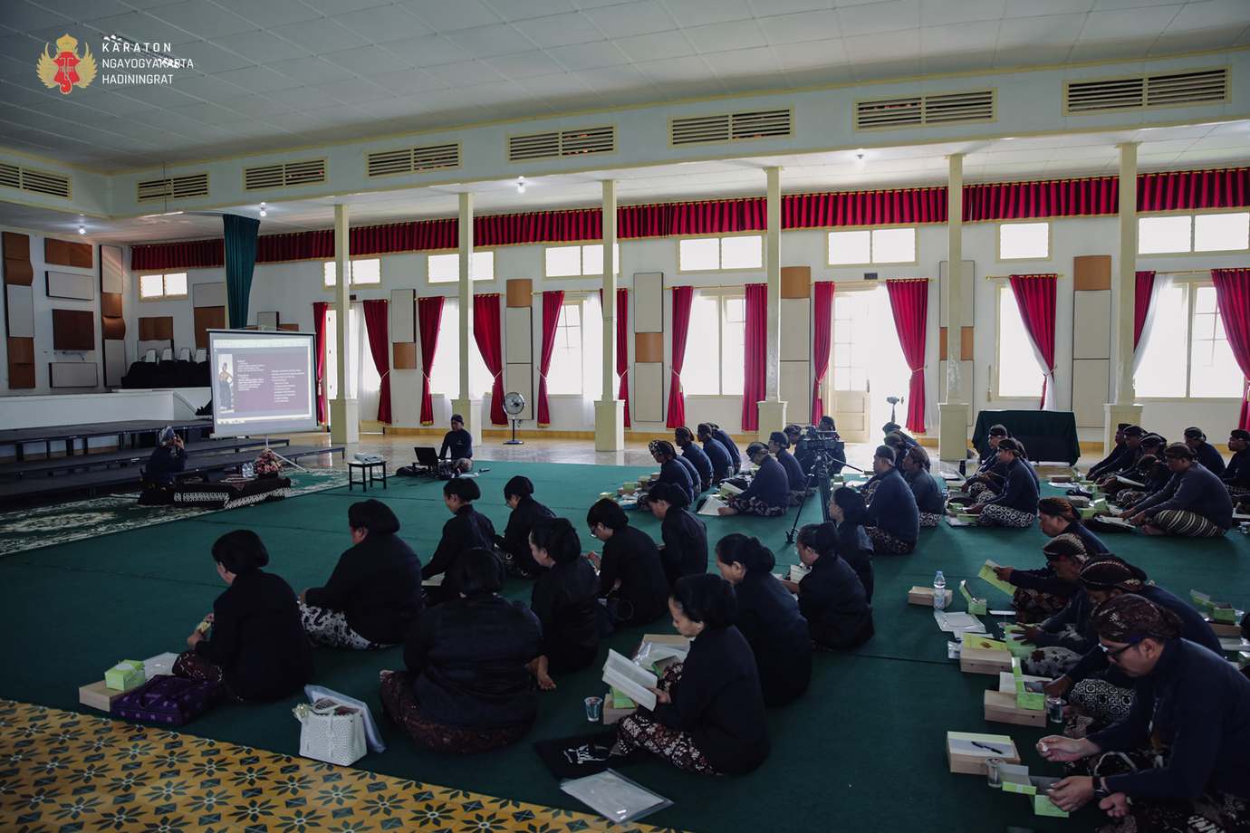 Image slider - Pawiyatan Abdi Dalem, Membuka Wawasan Daulat Budaya