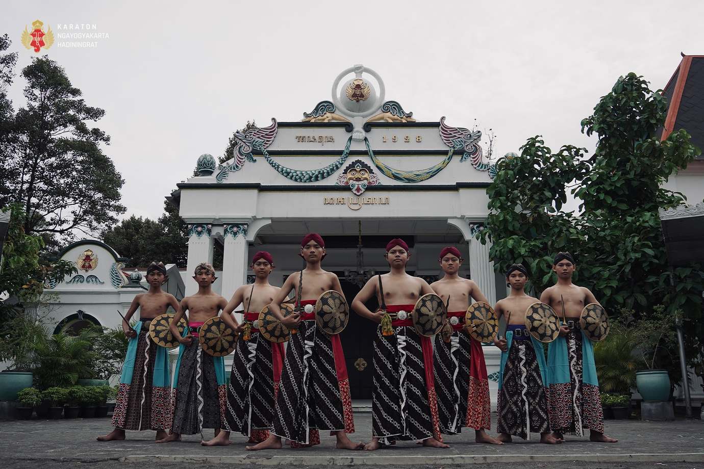 Image slider - Uyon-Uyon Hadiluhung Senin Pon – 17 November 2025