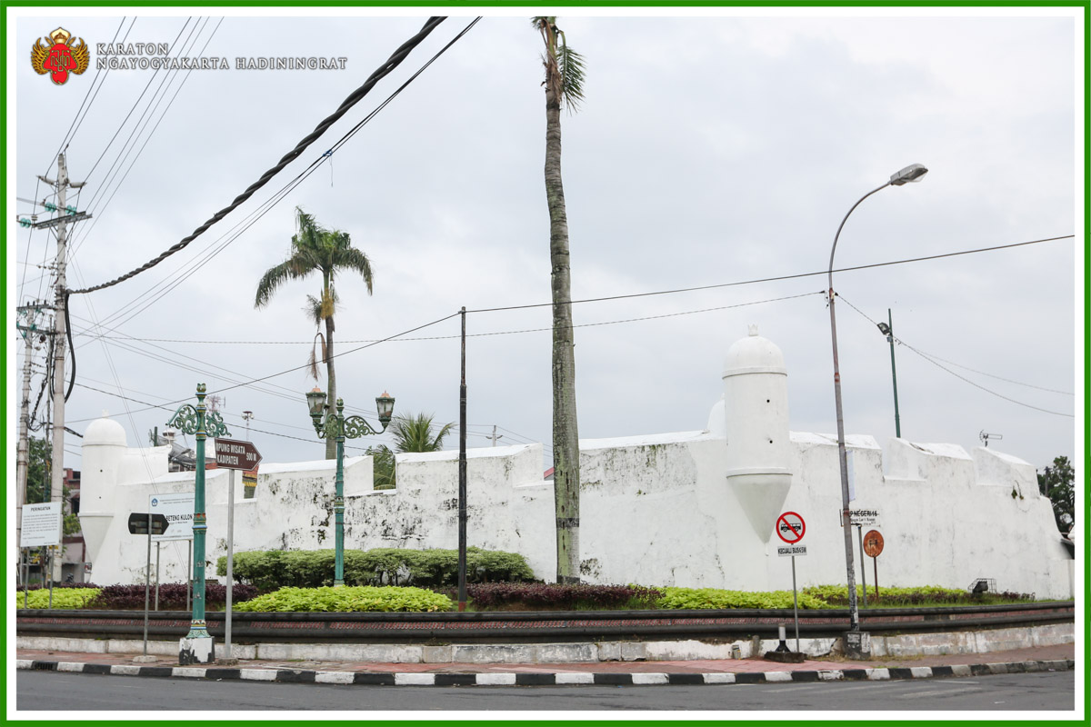 4.4 4 Pojok Beteng Kulon