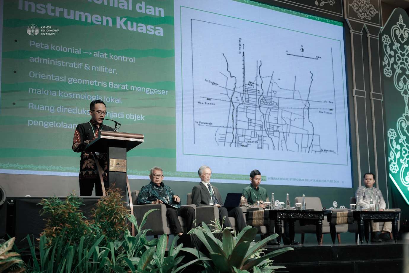 Day 1 Ds C00726 28 Small