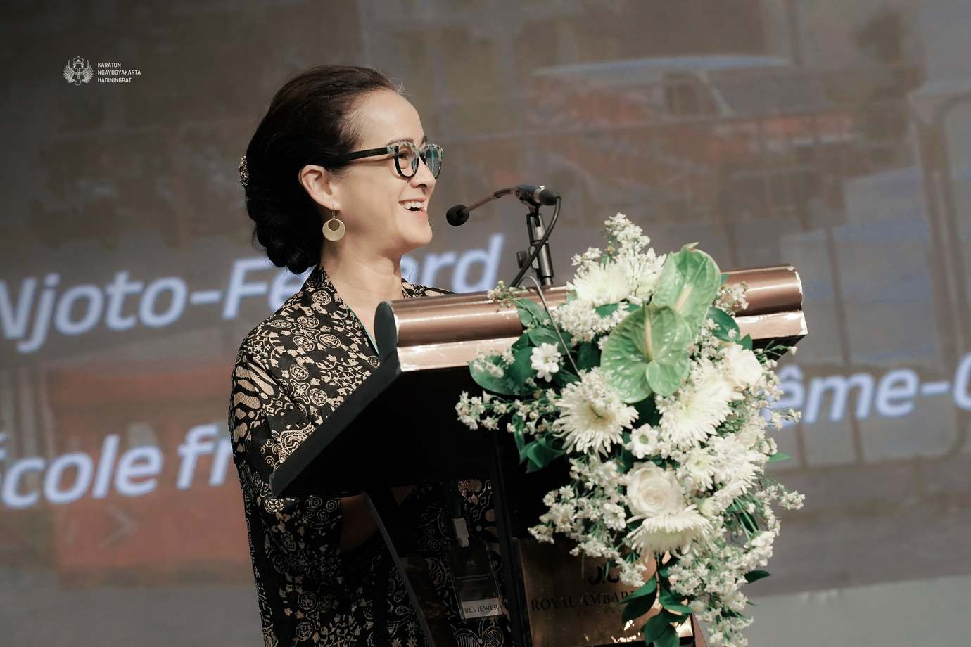 Day 2 Ds C04786 34 Small