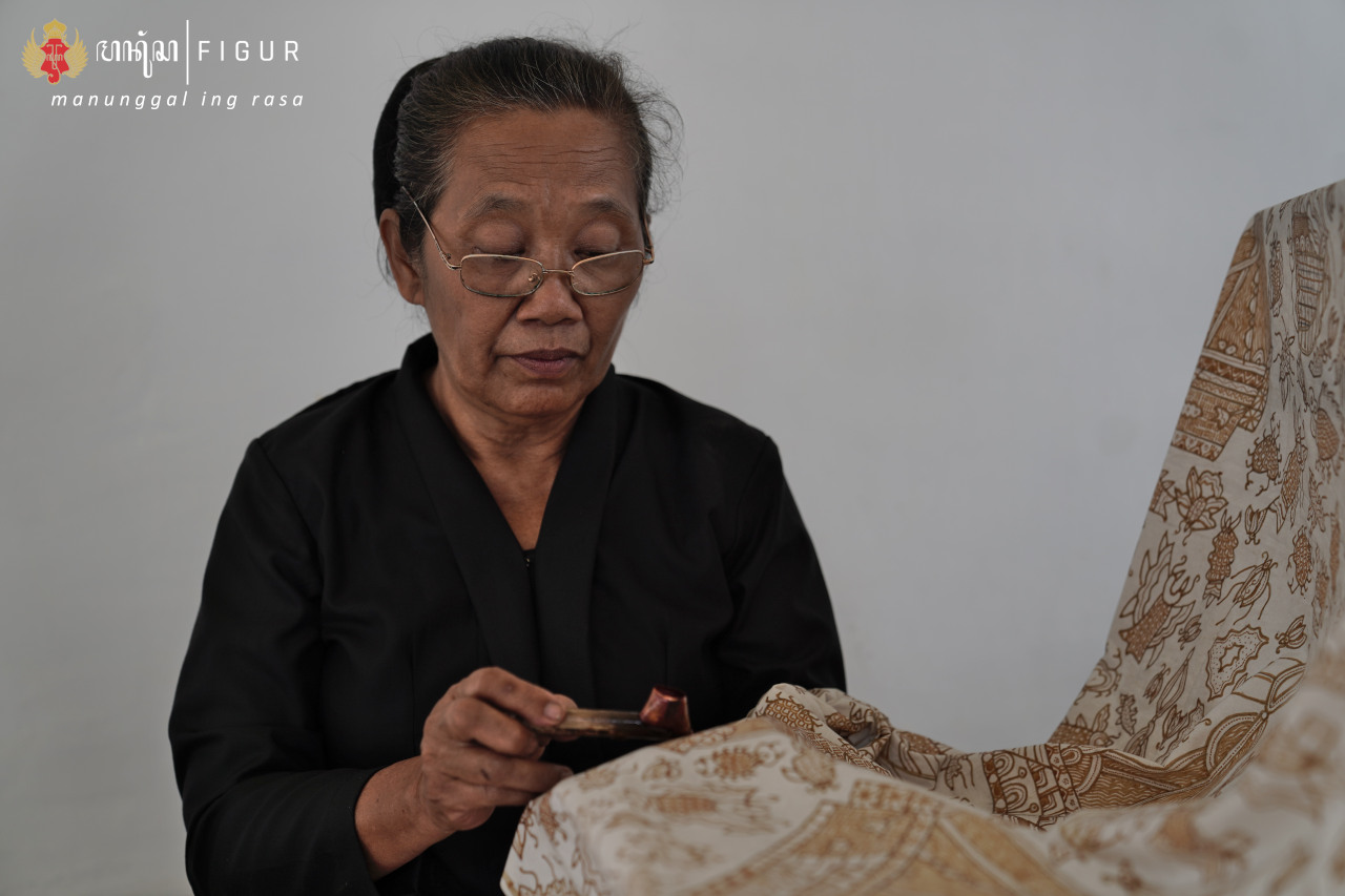 Ibu Pembatik 01