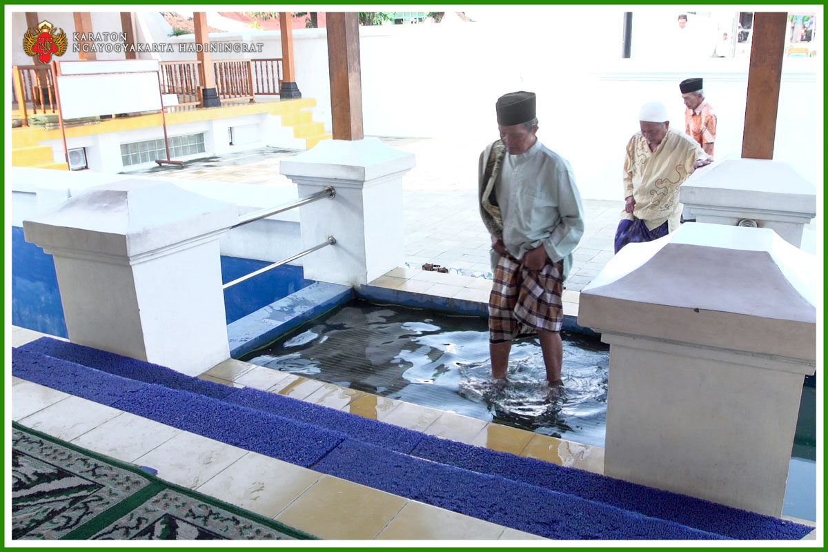 4.2 3 Kolam Masjid Pathok Negoro Mlangi